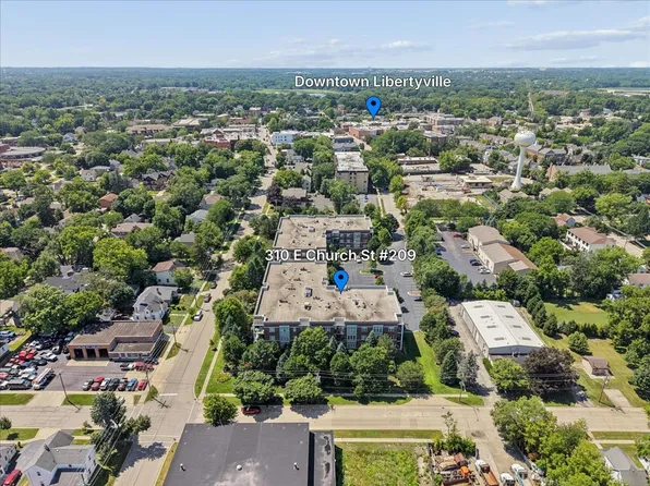 310 E Church Ave #209, Libertyville, IL 60048