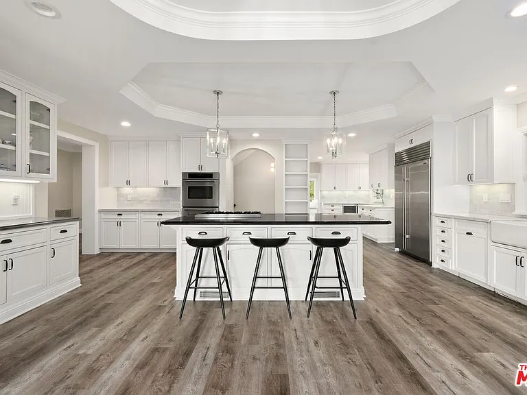 735 Thayer Ave — Photo 5
