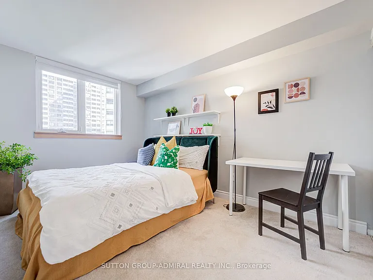 1055 Bay St #716 — Photo 15