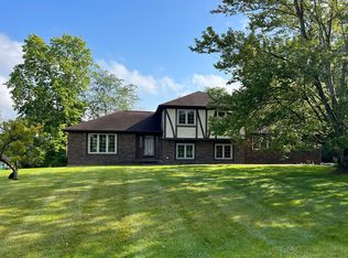 1231 W Valley Ct, Greenfield, IN 46140
