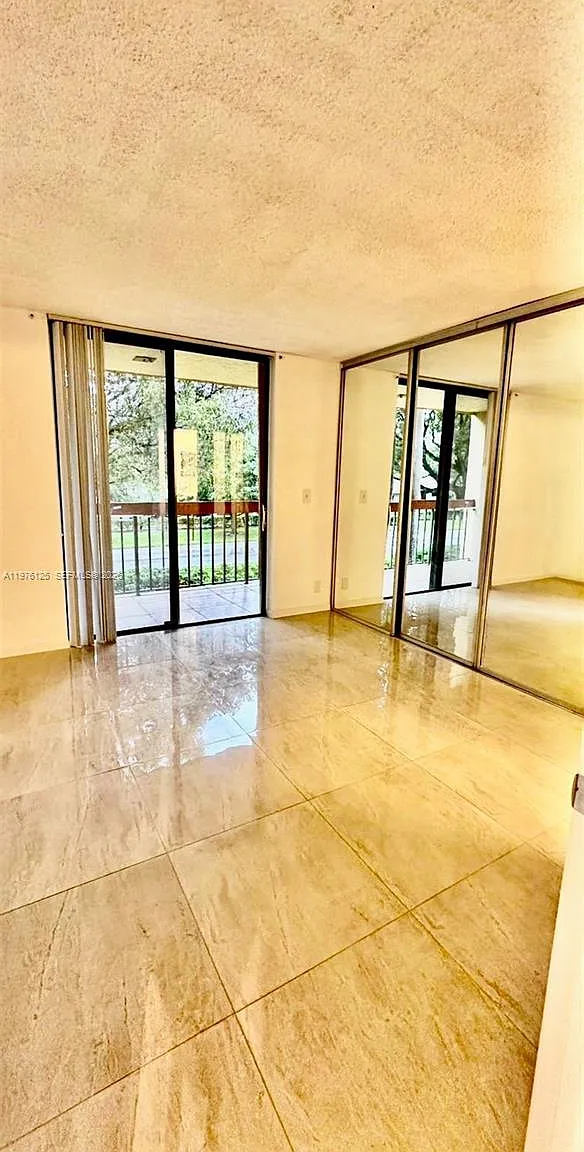 2 bed, 2.5 bath, 1200 sqft, $2,350 — Photo 4
