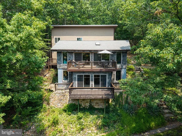 44 Wilkins Ln, Maurertown, VA 22644