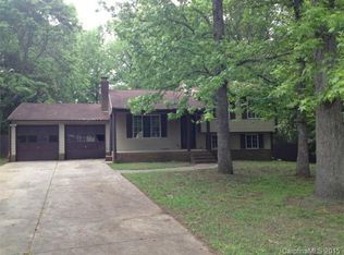 11920 Meadhaven Dr, Charlotte, NC 28273