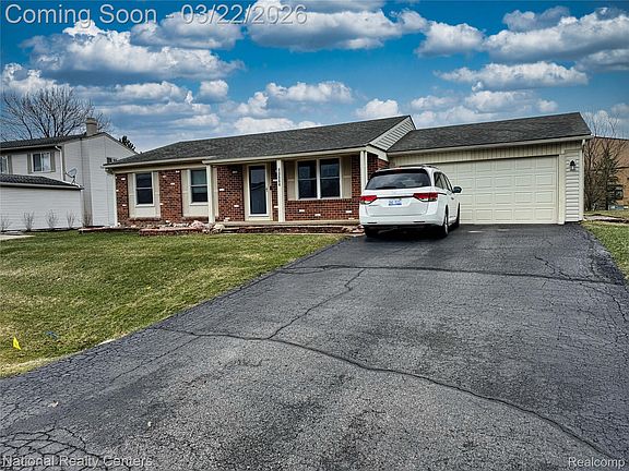 2nd image of 40684 Village Wood Rd