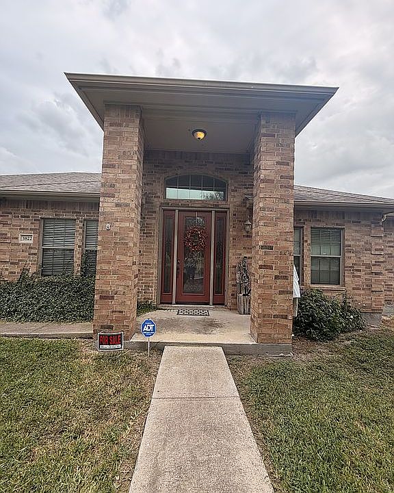 1st image of 3822 Angelita Dr