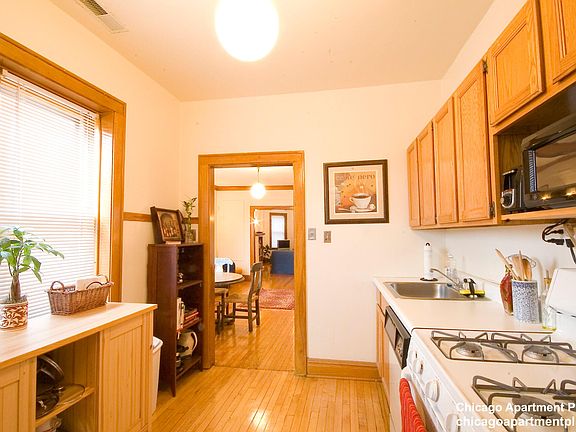 3rd image of 2704 N Mildred Ave APT 3F
