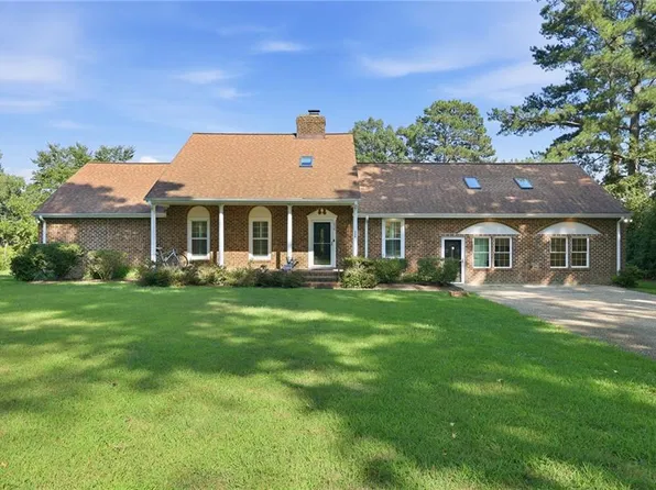 236 Robanna Dr, Seaford, VA 23696