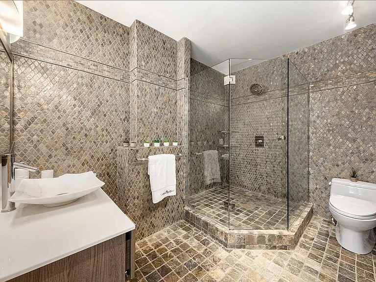 210 Central Park S #10A — Photo 8