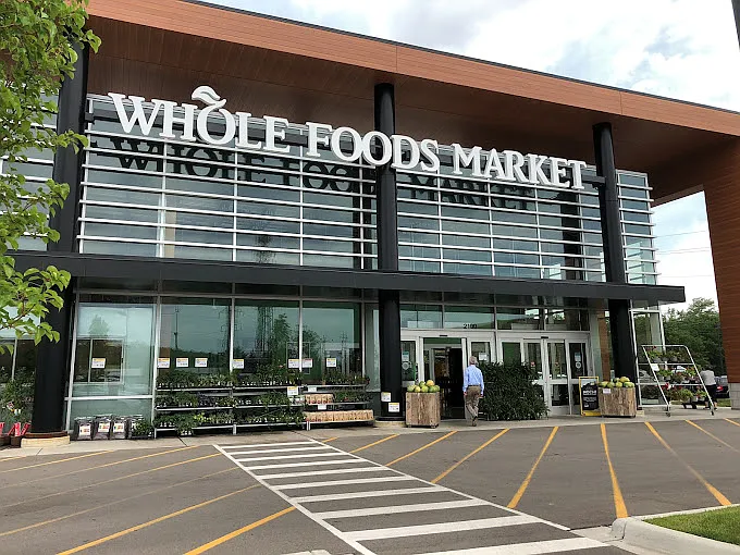 Whole Food 2 mins away