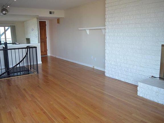3rd image of 312 Bonita St