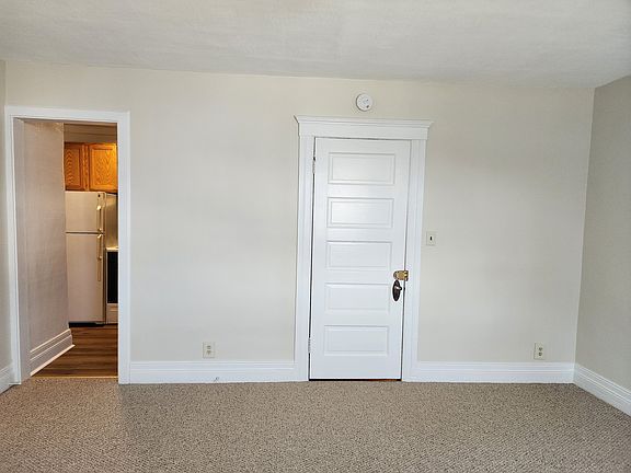 4th image of 218 S Harvey St APT 3