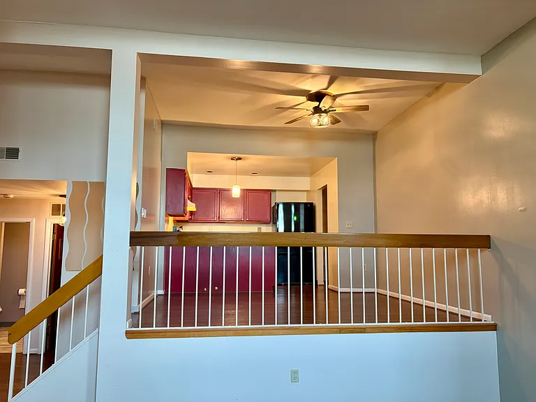 409 La Grange Ave #112 — Photo 6