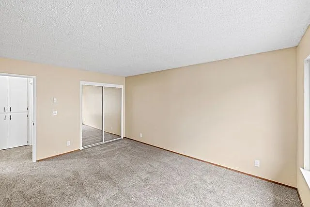 Park Plaza Apartments — Photo 18