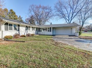 11046 W Courtland Ave, Wauwatosa, WI 53225