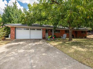 1300 Berry Ln, Longview, TX 75602