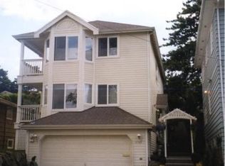 5749 NE 62nd St, Seattle, WA 98115