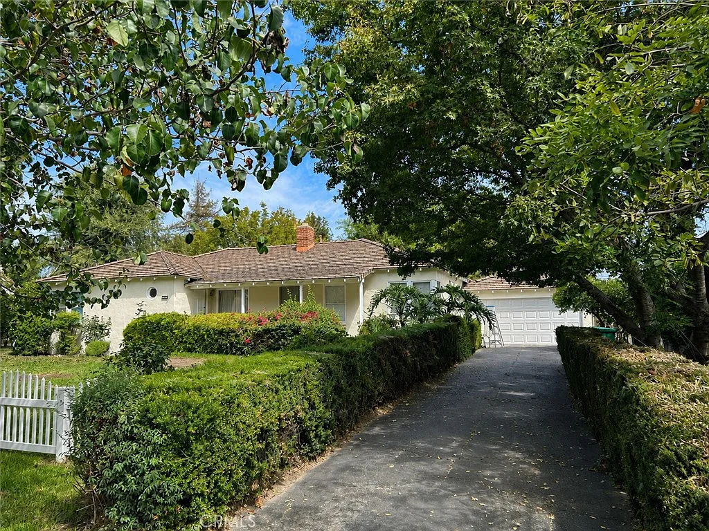 3 bed, 1588 sqft, $4,250 — Photo 2