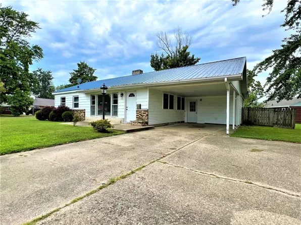 401 N Jefferson St, Olney, IL 62450