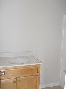 5th image of 1242 Reservoir Ave