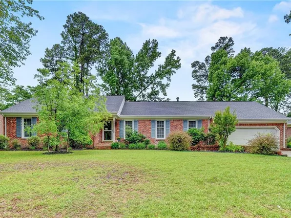 4325 Meadow Wood Dr, Chesapeake, VA 23321