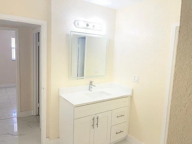 2960 Riverside Dr #318-2 — Photo 5