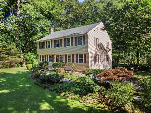 3 Holly Drive, Old Saybrook, CT 06475
