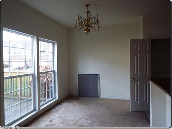 3rd image of 2904 Cambridge Cir
