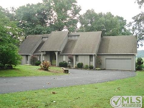 1st image of 452 Twin Lakes Dr