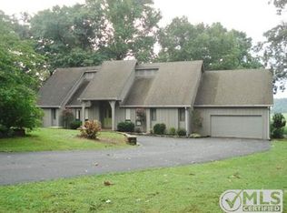 452 Twin Lakes Dr, McMinnville, TN 37110