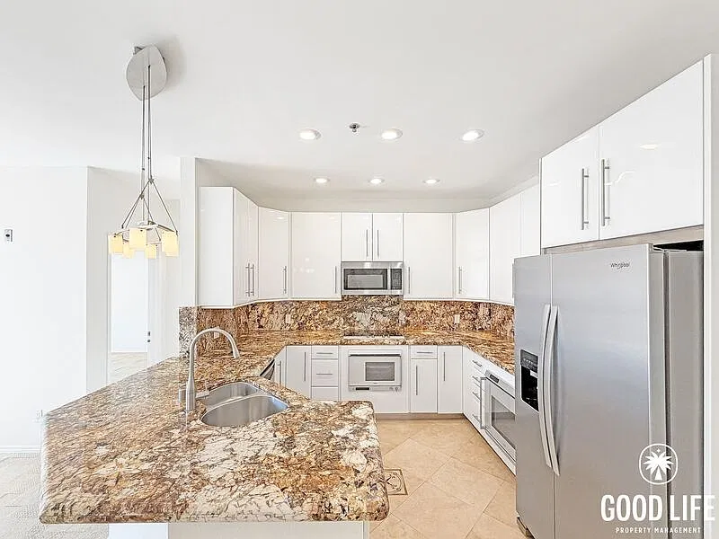 2 bed, 2.0 bath, 1176 sqft, $3,250 — Photo 2