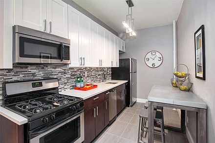 3rd image of 41 Clarkson Ave APT 1F