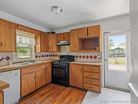5th image of 237 N Rogers Ave