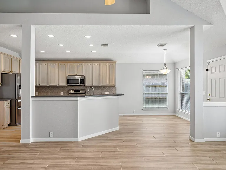 1314 Deerbrook Dr — Photo 12