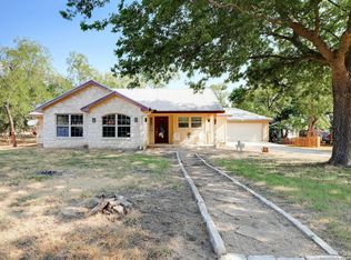 302 W Pecan St, Johnson City, TX 78636