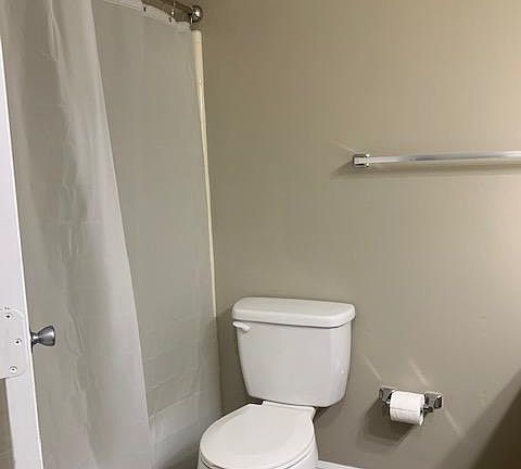 5th image of 2018 Bradford Ct APT C