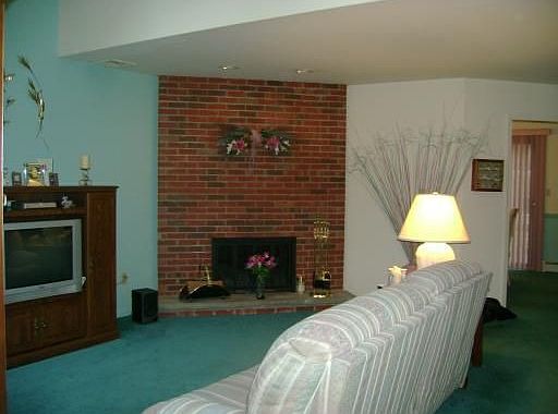 3rd image of 541 Barberry Ln #541