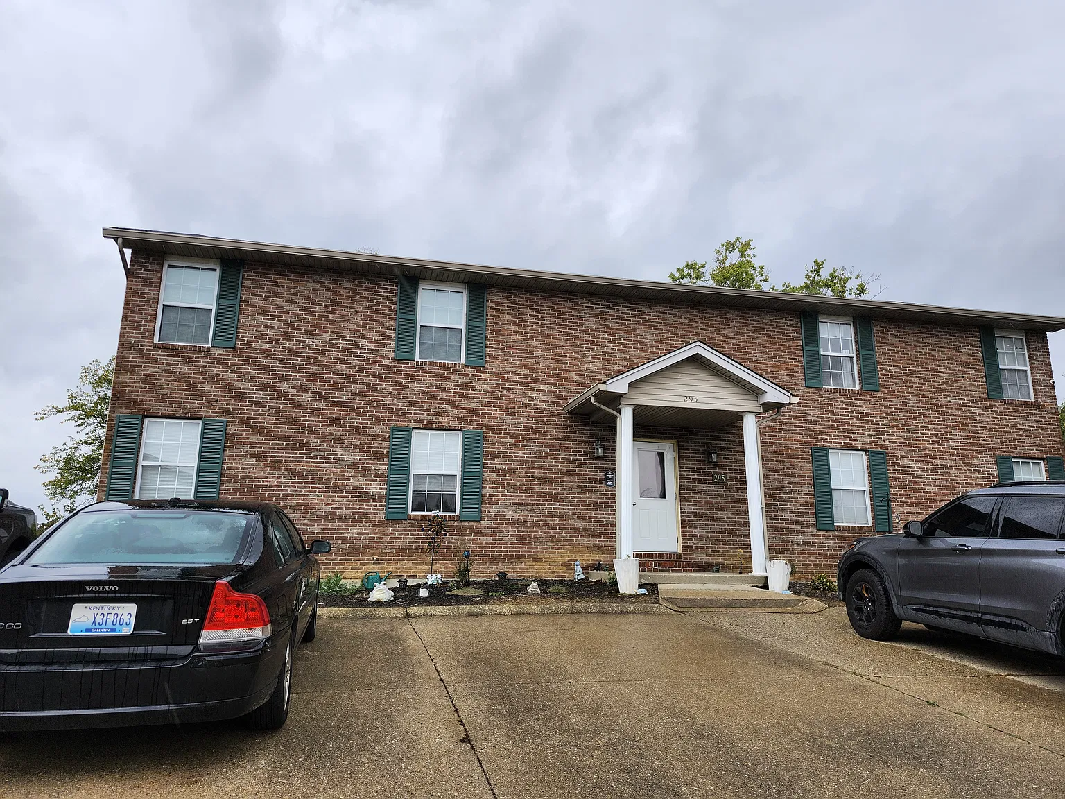 2 bed, 800 sqft, $1,050 — Photo 1
