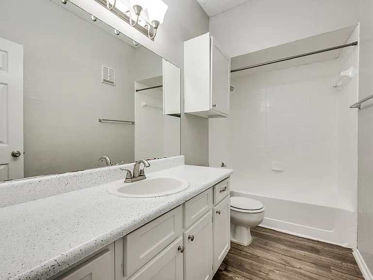 Foxborough Apartments — Photo 29