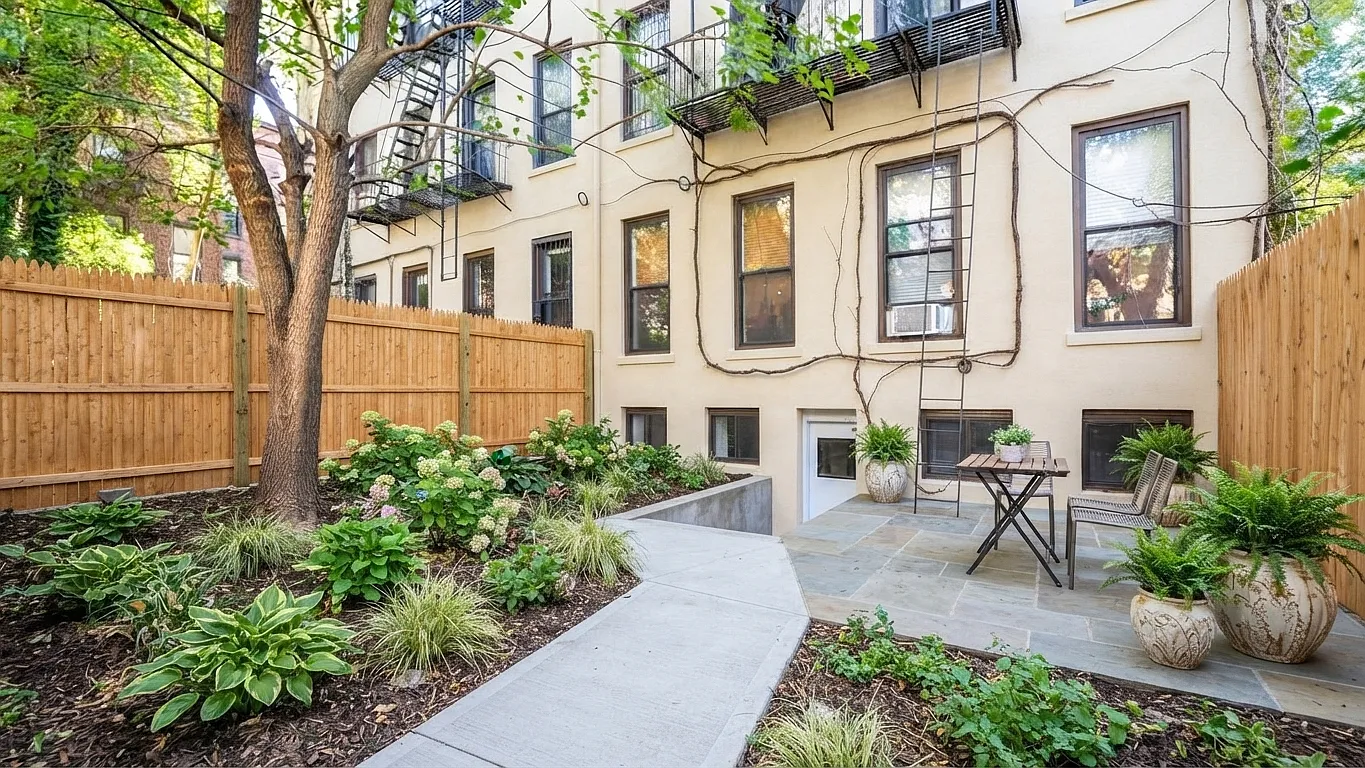 479 Warren Street — Photo 2