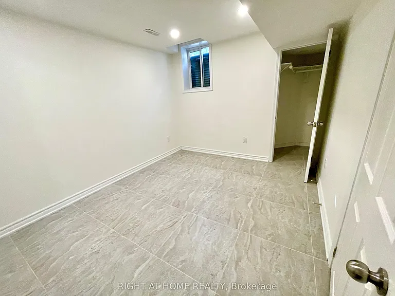106 Vivians Cres #BASEMENT — Photo 6