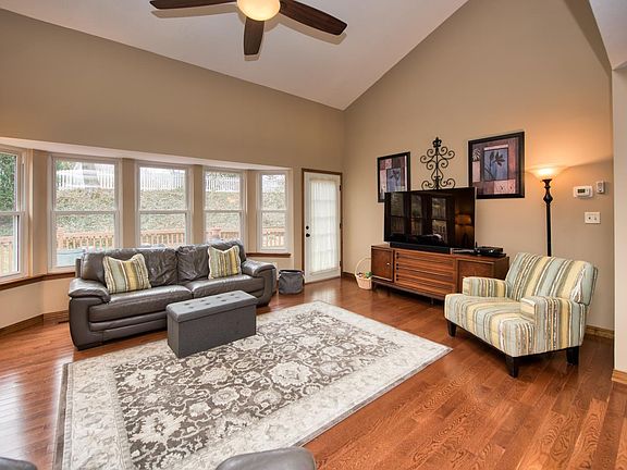 3rd image of 2514 Willow Knoll Dr