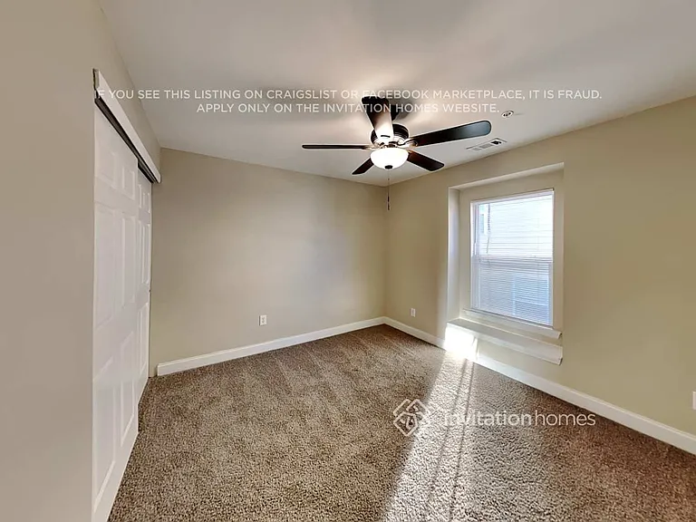 380 Roseglen Dr — Photo 17