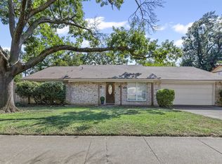 604 E Mitchell St, Arlington, TX 76010