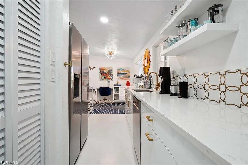 3 bed, 2.0 bath, 1240 sqft, $2,695 — Photo 4