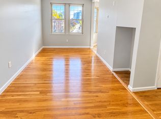 394 Riverway APT 10, Boston, MA 02115
