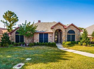 915 Royal Oaks Dr, Lewisville, TX 75067