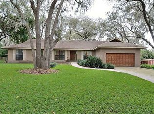 1113 Oakridge Manor Dr, Brandon, FL 33511