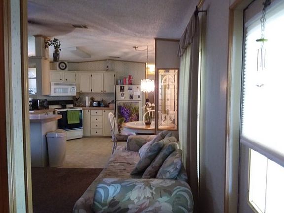 4th image of 242 Dixie Cir