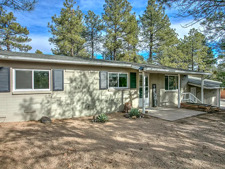 1608 W Thumb Butte Rd — Photo 1