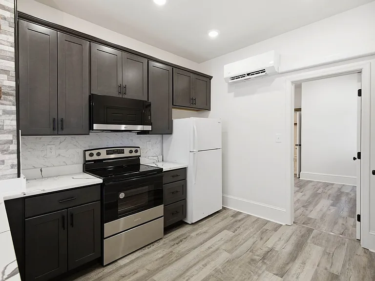 115 N 3rd St — Photo 3